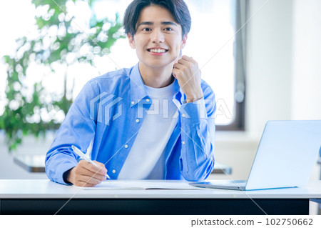 大學生課堂風光 102750662