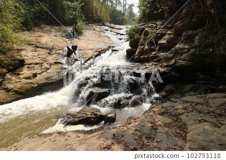 Thai rocky Maesa waterfall 102753118