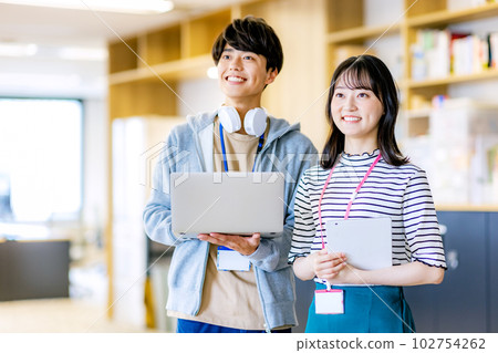 Engineer men and women Engineer men and women 102754262