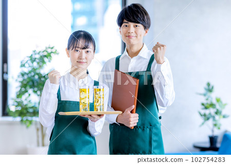 咖啡館兼職男女 102754283