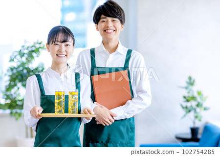 咖啡館兼職男女 102754285