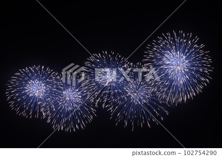 五個藍色煙花 五個藍色煙花 102754290