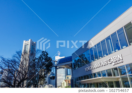 [Urban landscape of Kanagawa] Urban landscape of Yokohama Minatomirai (YOKOHAMA AIR CABIN)) 102754657