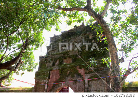 Buildings in Hue, Vietnam Buildings in Hue, Vietnam 102758198