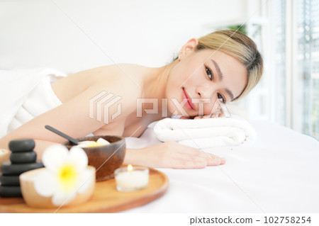 Spa beauty massage healthy wellness.  Spa Thai therapy treatment aromatherapy for body woman.  102758254