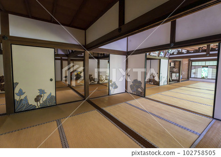 Shoren-in Monzeki in early summer, fusuma painting, Kyoto City, Kyoto Prefecture Shoren-in Monzeki in early summer, fusuma painting, Kyoto City, Kyoto Prefecture 102758505