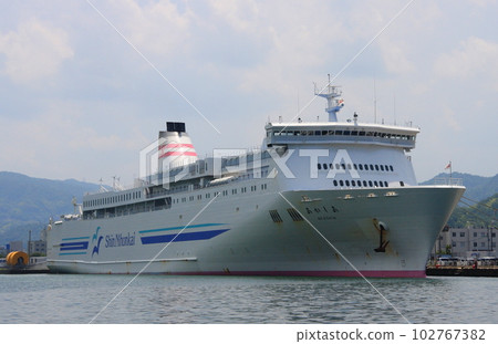 停泊的大型渡輪Akashia(新日本海渡輪) 停泊的大型渡輪Akashia(新日本海渡輪) 102767382