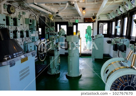 第一艘南極科考船 Soya 的船橋駕駛室 第一艘南極科考船 Soya 的船橋駕駛室 102767670