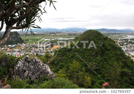 Da Nang beach, Vietnam. Named also China beach, it was the place where the American MASH unit operated during the Vietnam war Da Nang beach, Vietnam. Named also China beach, it was the place where the American MASH unit operated during the Vietnam war 102769397