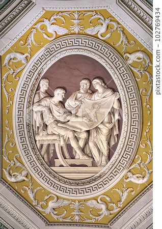 Bas relief an paintings in the ceiling of Vatican Bas relief an paintings in the ceiling of Vatican 102769434
