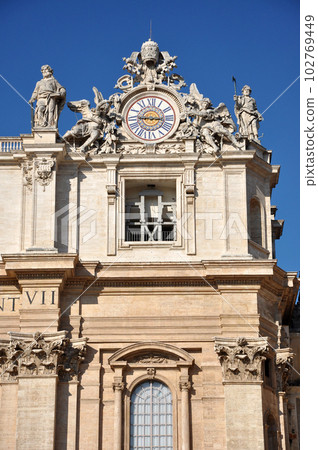 Architectural details on the San Pietro basilica, Vatican Architectural details on the San Pietro basilica, Vatican 102769449