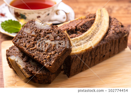 chocolate banana pound cake chocolate banana pound cake 102774454
