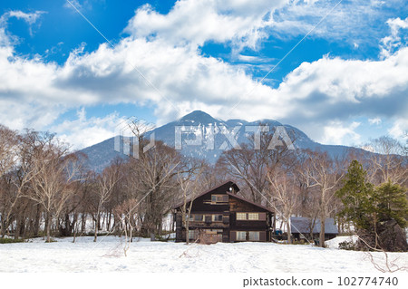 Oze where the snow remains 102774740