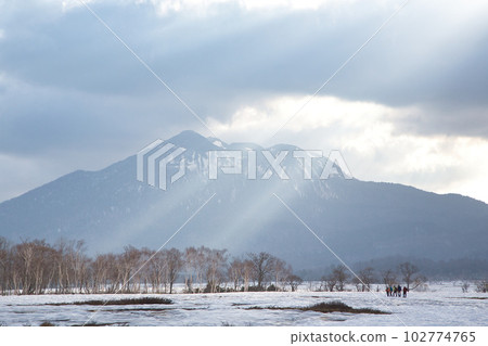 Oze where the snow remains Oze where the snow remains 102774765