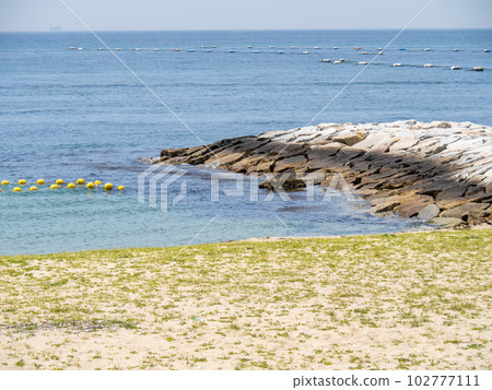 Hayashizaki/Matsue Coast (Akashi City, Hyogo Prefecture) and the calm Harimanada Sea. Hayashizaki/Matsue Coast (Akashi City, Hyogo Prefecture) and the calm Harimanada Sea. 102777111