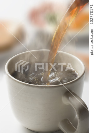 煮熱咖啡 煮熱咖啡 102778171