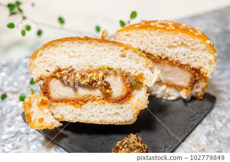 Mini mince cutlet burger Mini mince cutlet burger 102779849