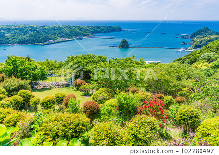 （靜岡縣）下田市，從山頂看到的下田灣。 102780497