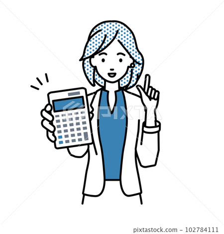 一個穿夾克的女人站著拿著計算器給我們看 102784111