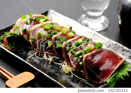 Seared bonito Seared bonito 102785315