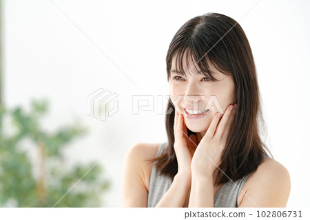 美麗 感覺水分充足的女人 102806731