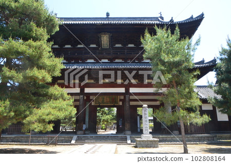 "Sanmon" of Manpukuji, the head temple of the Obaku sect (34 Gogasho Sanbanwari, Uji City, Kyoto Prefecture) "Sanmon" of Manpukuji, the head temple of the Obaku sect (34 Gogasho Sanbanwari, Uji City, Kyoto Prefecture) 102808164