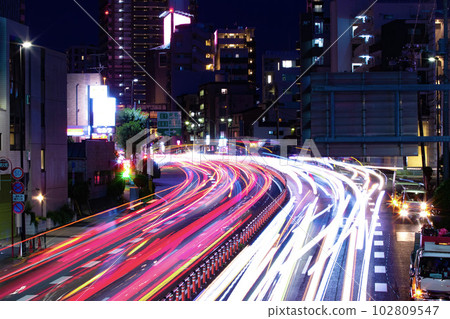 Kannana-dori, around Sangenjaya Night view of Kanjo Route 7 [Transportation image] 102809547