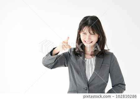 憤怒的女商人權力騷擾 102810286