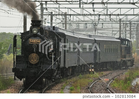 [JR Kyushu] 8620 type steam locomotive + 50 series + DE10 type "SL Hitoyoshi" (Kagoshima Main Line: Tosu Station) 102813084
