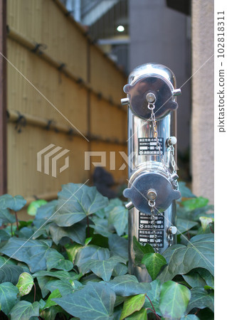 Water supply port (stand type) double mouth (vertical type) plug-in type 102818311
