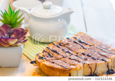 The Morning toasts with chocolate and condensed milk. 102818386