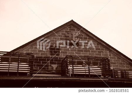 Old building in Otaru 102818581