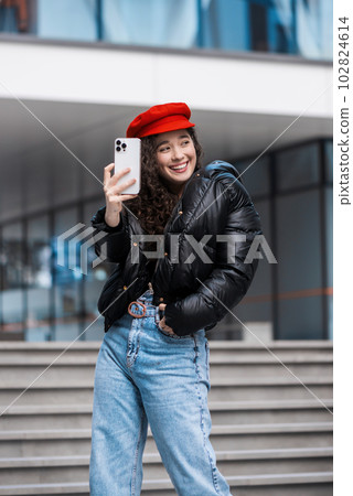 Blogger influencer shooting herself Blogger influencer shooting herself 102824614