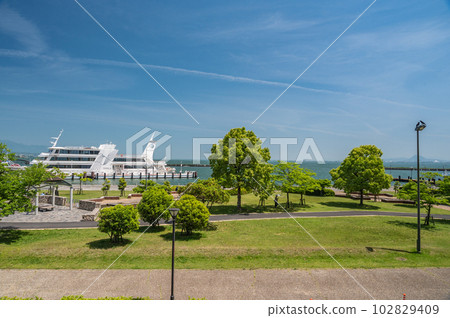 滋賀縣大津市渚公園,琵琶湖畔的公園 滋賀縣大津市渚公園,琵琶湖畔的公園 102829409