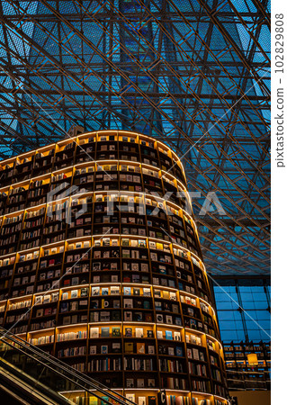 Byulmadang Library in Seoul, South Korea Byulmadang Library in Seoul, South Korea 102829808