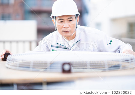 Professional engineer for air conditioning management 102830022