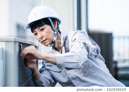 女性也很活躍的建築維修現場圖片 102830029