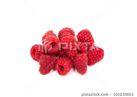 ripe red raspberry ripe red raspberry 102830601