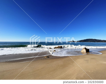 Fukui Prefecture Suishohama Blue Sky and Sea Fukui Prefecture Suishohama Blue Sky and Sea 102830880
