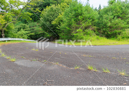 Winding mountain road in the countryside "Image of going back to the countryside" Winding mountain road in the countryside "Image of going back to the countryside" 102830881