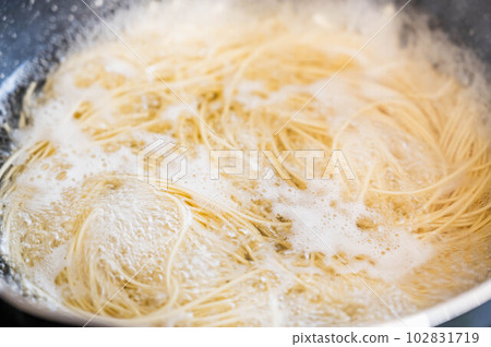 煮拉麵 煮拉麵 102831719