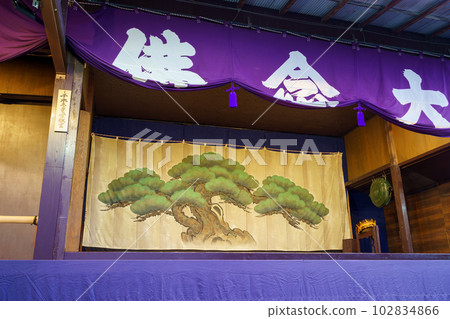 Kyogen Stage (Senbon Enmado, Kyoto) 102834866