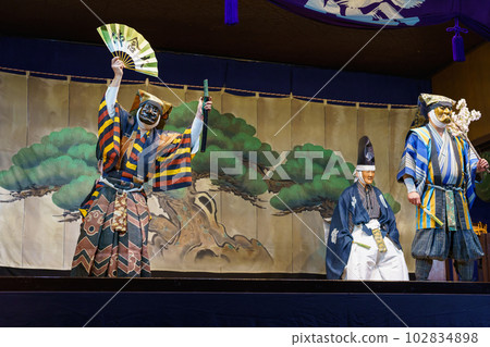 Kyogen (Kyoto Senbon Enmado's play "Hanatojin") Kyogen (Kyoto Senbon Enmado's play "Hanatojin") 102834898
