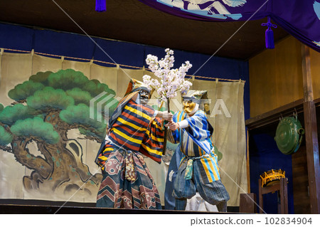 Kyogen (Kyoto Senbon Enmado's play "Hanatojin") Kyogen (Kyoto Senbon Enmado's play "Hanatojin") 102834904