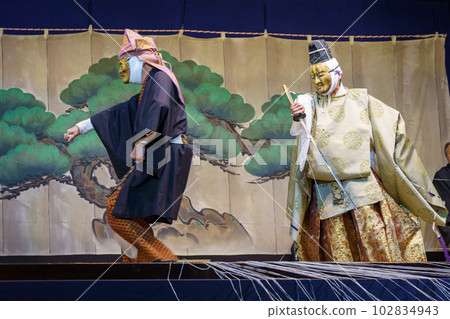 Kyogen (Kyoto, Senbon Enmado, the play "Tsuchigumo") 102834943