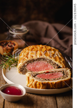 Perfect homemade Beef Wellington 102836045