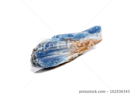 Macro mineral stone Kyanite a white background 102836343