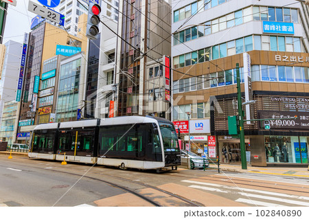 貫穿北海道札幌市的電車 貫穿北海道札幌市的電車 102840890