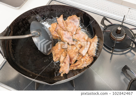 【製作炒肝和豬肝】 102842467