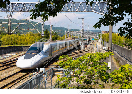 EOSR6. Hiroshima Higashi-Hiroshima, approaching rail star. 102843796